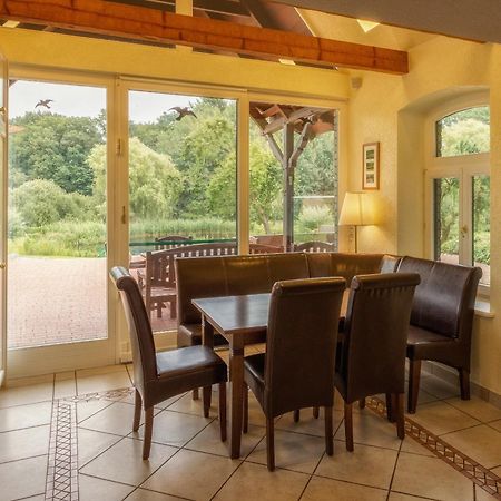 J1 Idyllisches Ferienhaus Mit Seeblick Julchendorf Exteriör bild