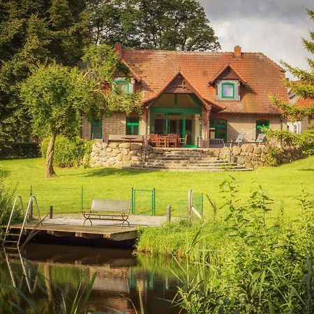 J1 Idyllisches Ferienhaus Mit Seeblick Julchendorf Exteriör bild