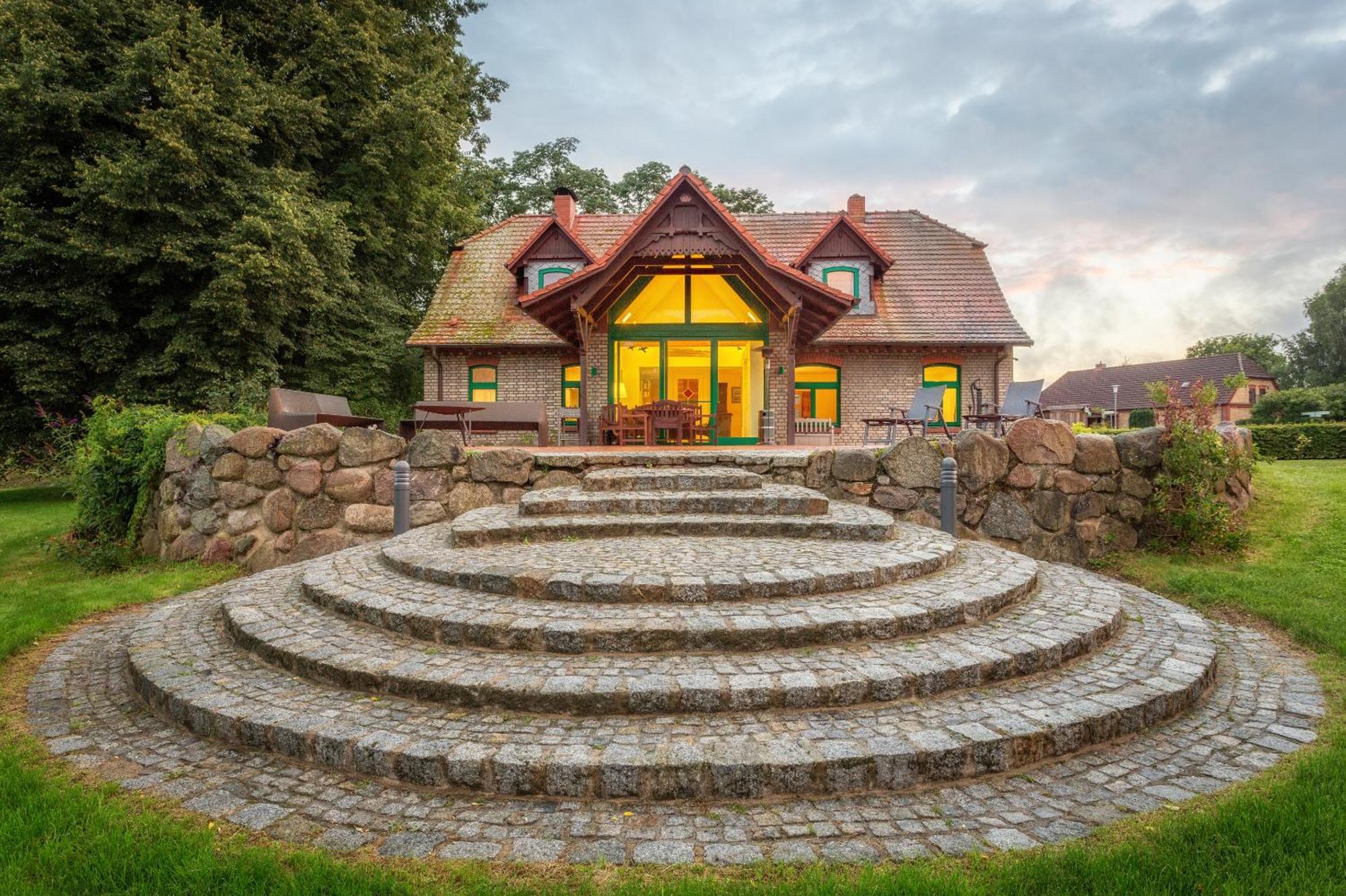 J1 Idyllisches Ferienhaus Mit Seeblick Julchendorf Exteriör bild