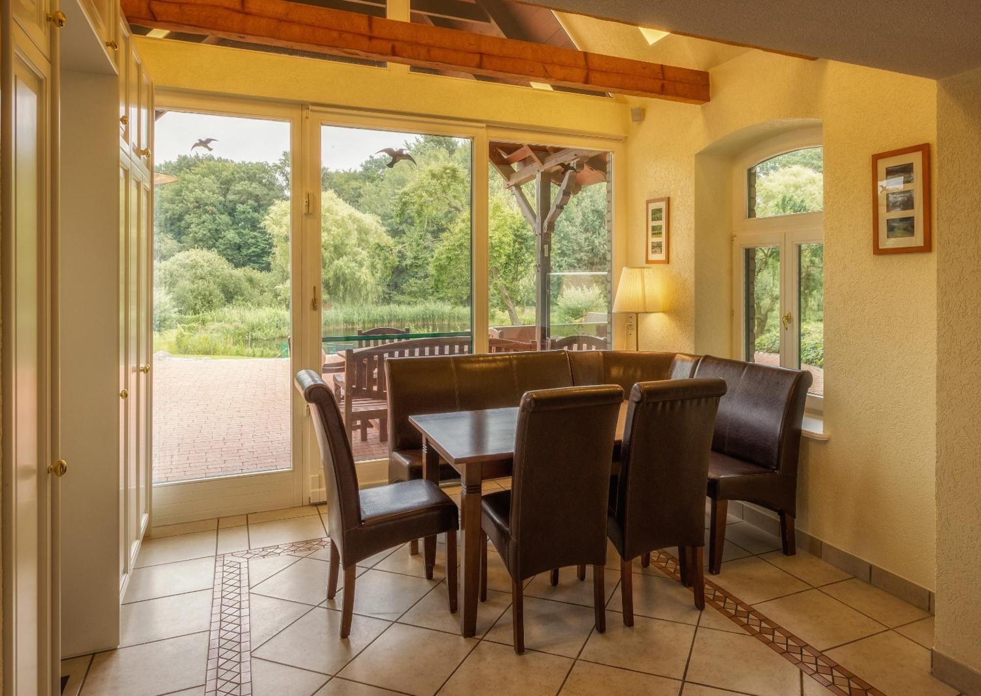 J1 Idyllisches Ferienhaus Mit Seeblick Julchendorf Exteriör bild
