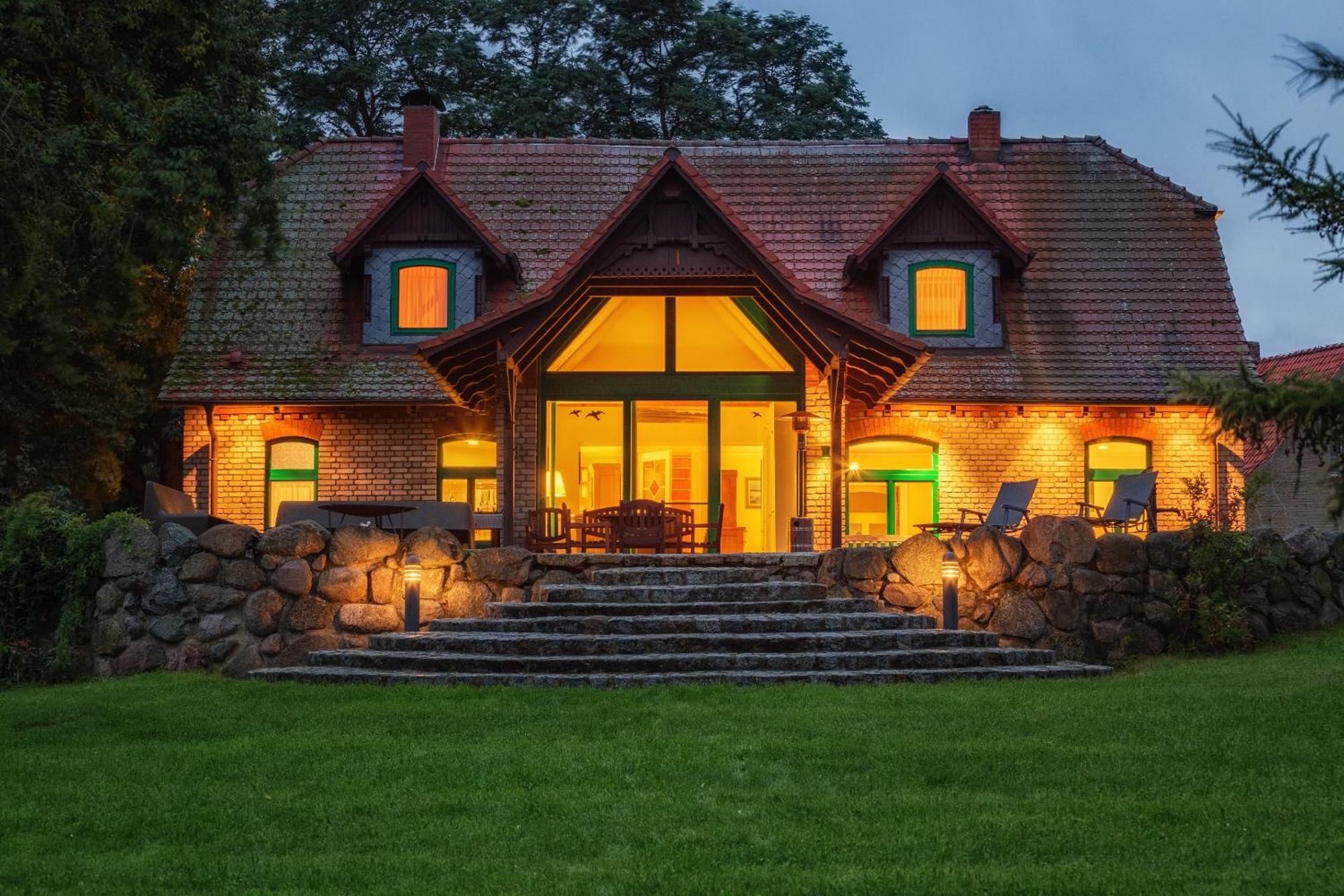 J1 Idyllisches Ferienhaus Mit Seeblick Julchendorf Exteriör bild