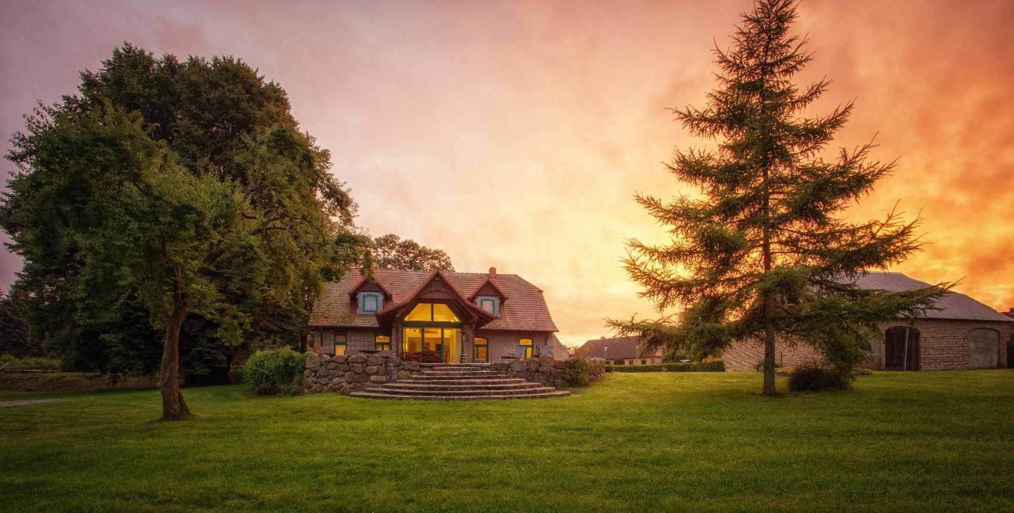 J1 Idyllisches Ferienhaus Mit Seeblick Julchendorf Exteriör bild