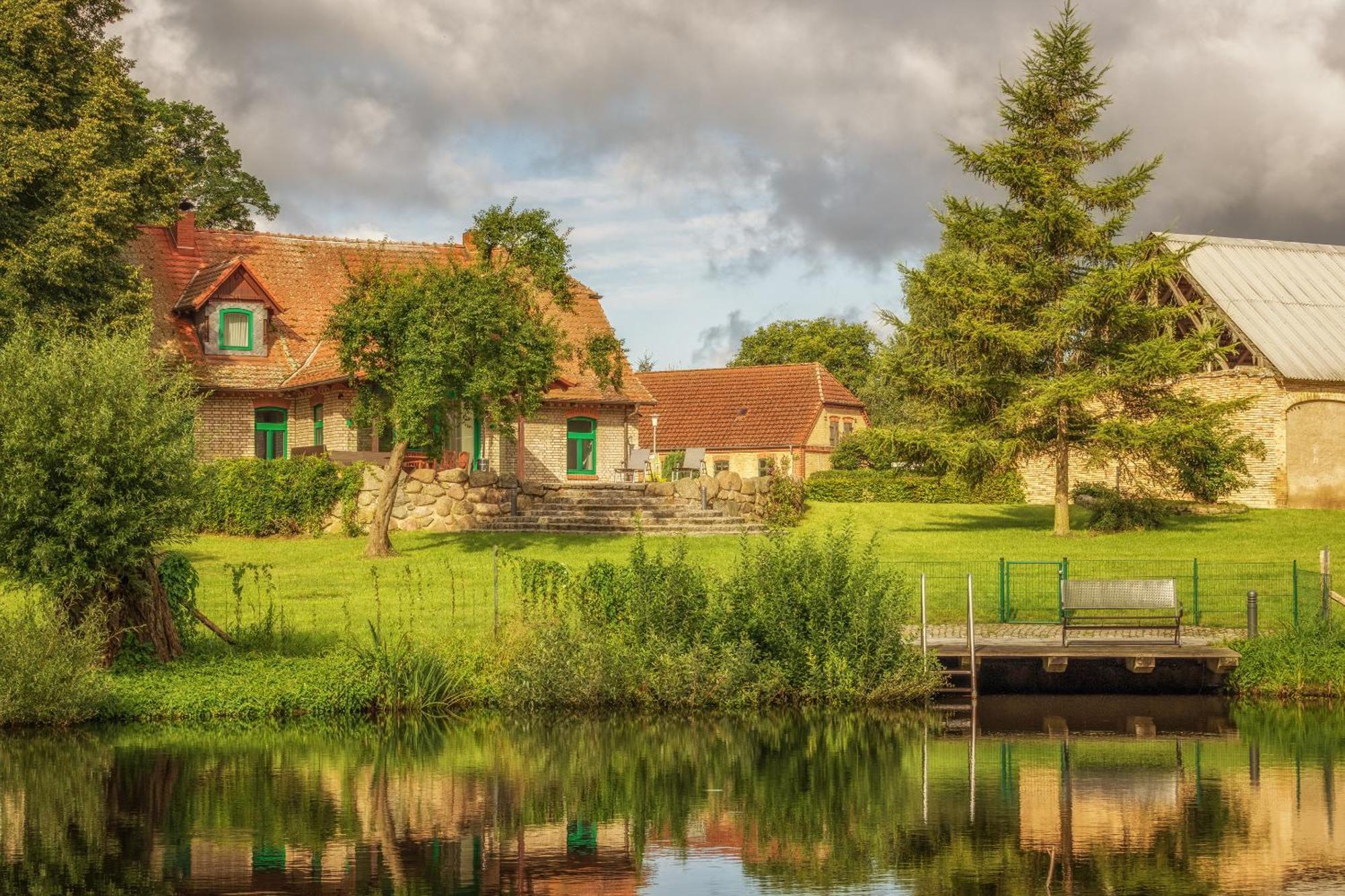 J1 Idyllisches Ferienhaus Mit Seeblick Julchendorf Exteriör bild