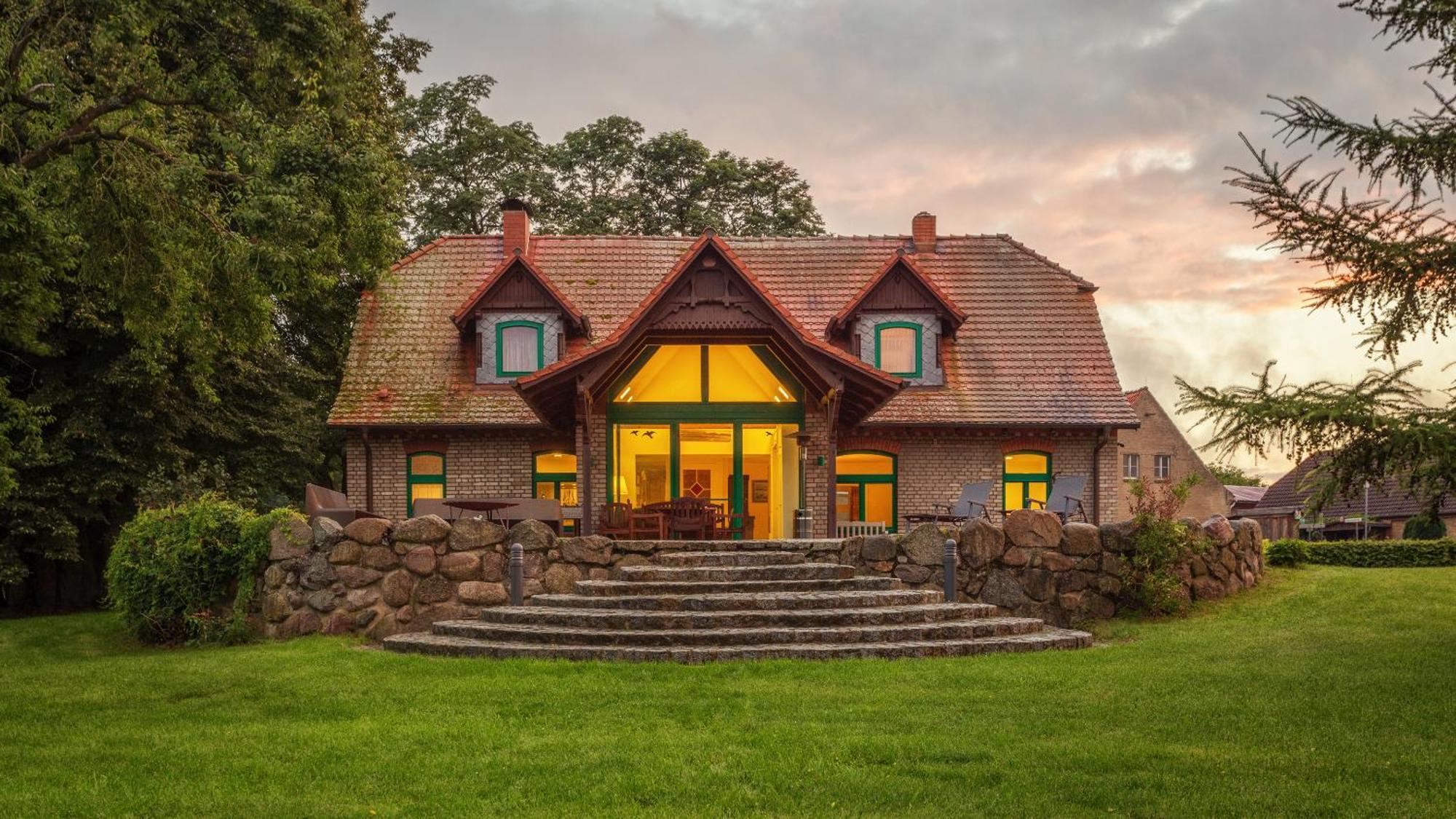 J1 Idyllisches Ferienhaus Mit Seeblick Julchendorf Exteriör bild