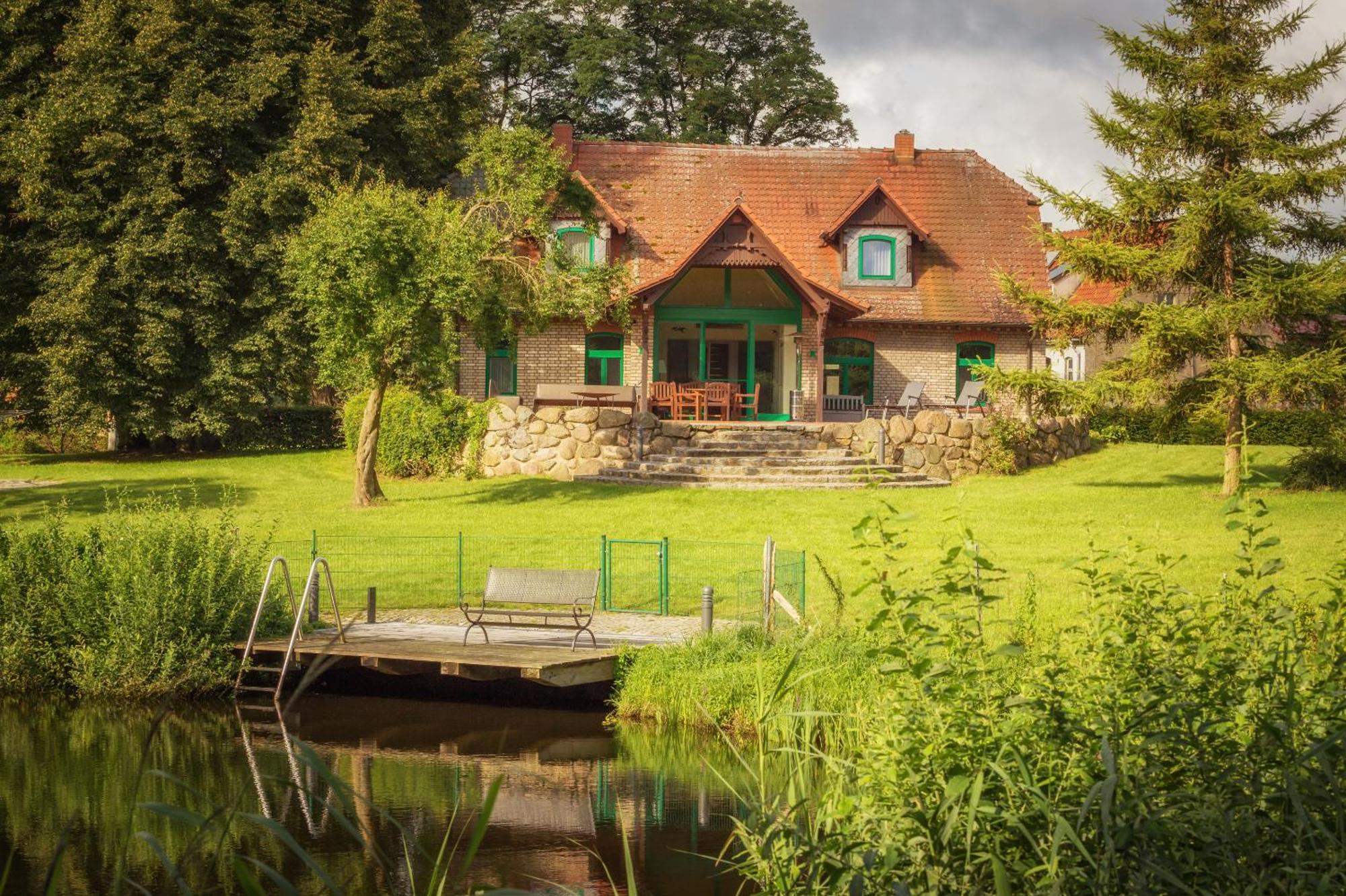 J1 Idyllisches Ferienhaus Mit Seeblick Julchendorf Exteriör bild